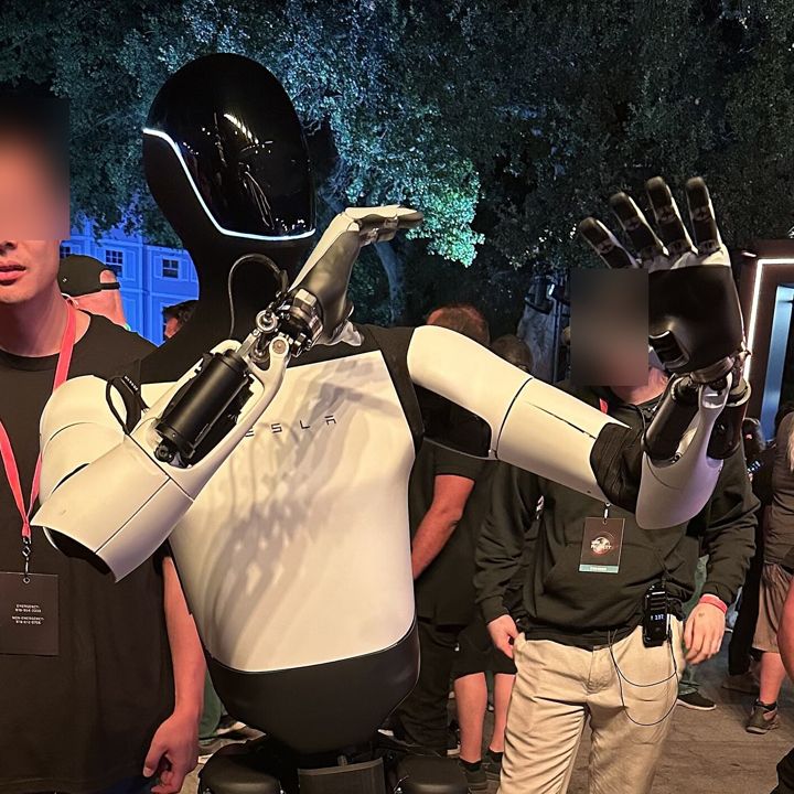 Optimus（テスラ）の外観